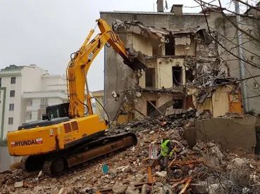 Beşiri Bina Yıkımı
